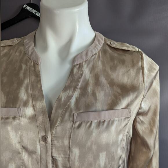 Love 21 Silky Watercolor Tan Button Down Blouse sz XS - Picture 4 of 7